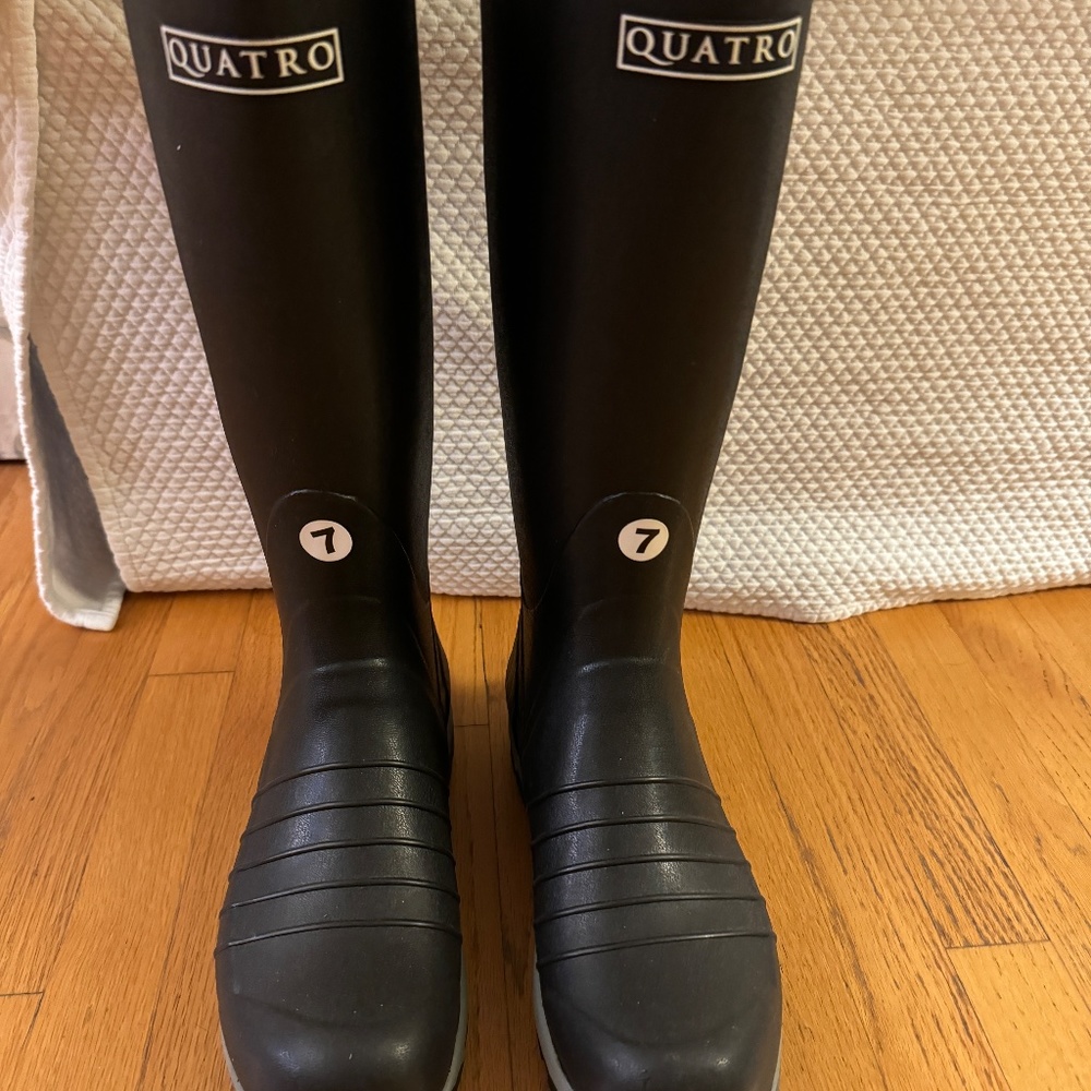 Quatro Skellerup Black Knee Hight Boots NWT!